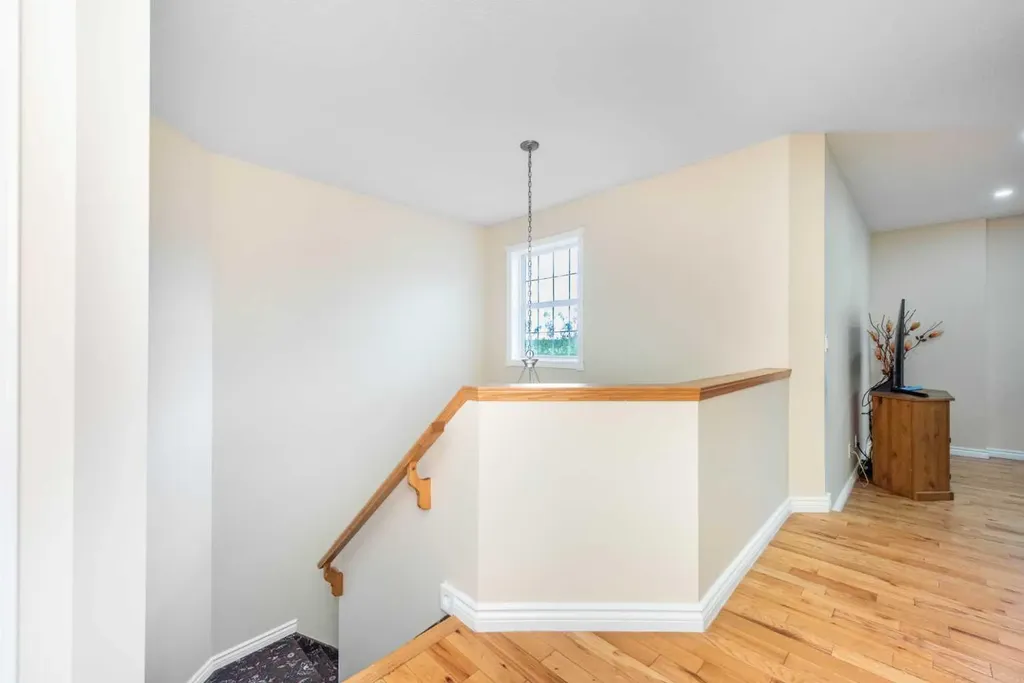 138 Panamount Crescent NW Calgary AB T3K 5L7