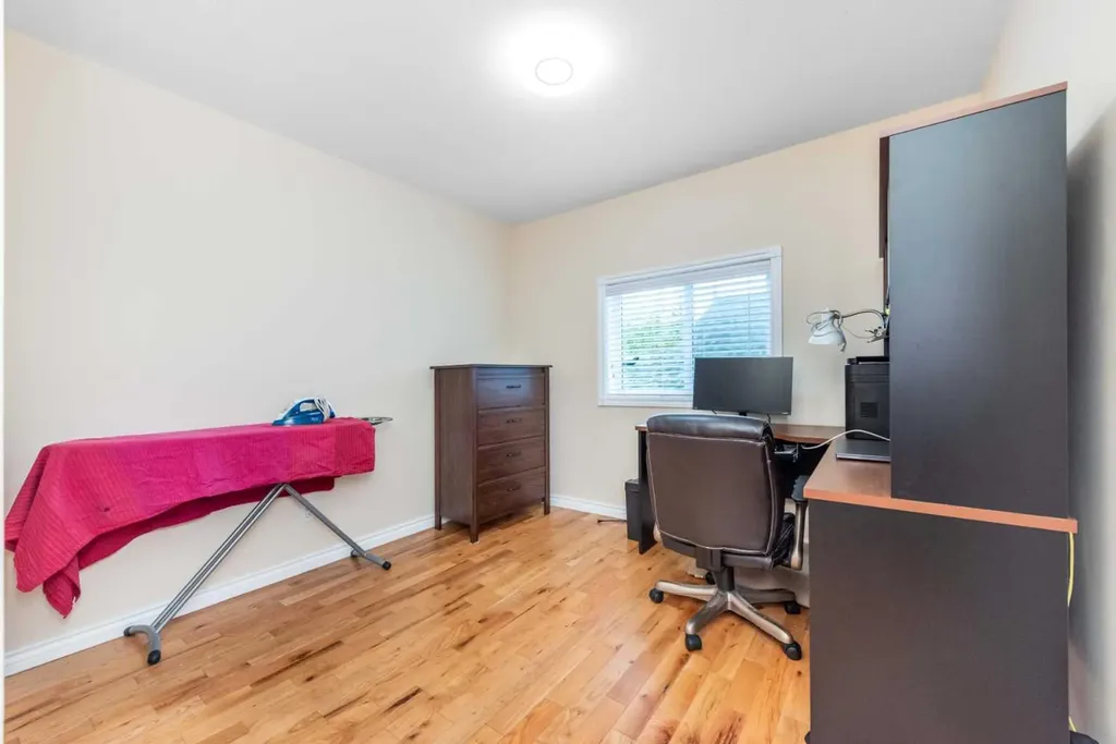 138 Panamount Crescent NW Calgary AB T3K 5L7