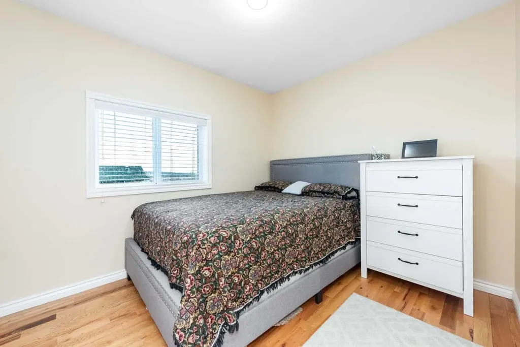 138 Panamount Crescent NW Calgary AB T3K 5L7
