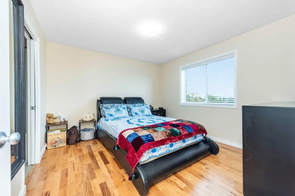 138 Panamount Crescent NW Calgary AB T3K 5L7