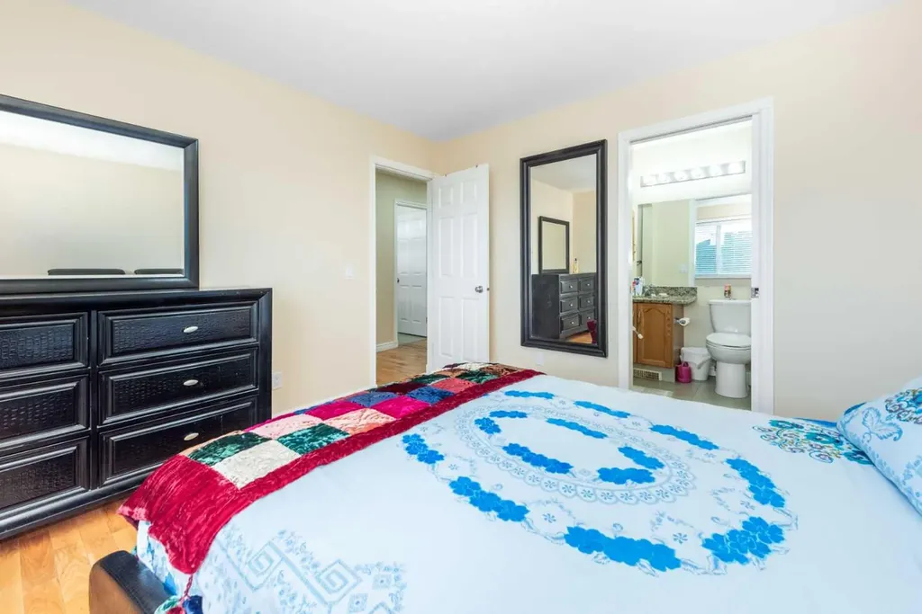 138 Panamount Crescent NW Calgary AB T3K 5L7
