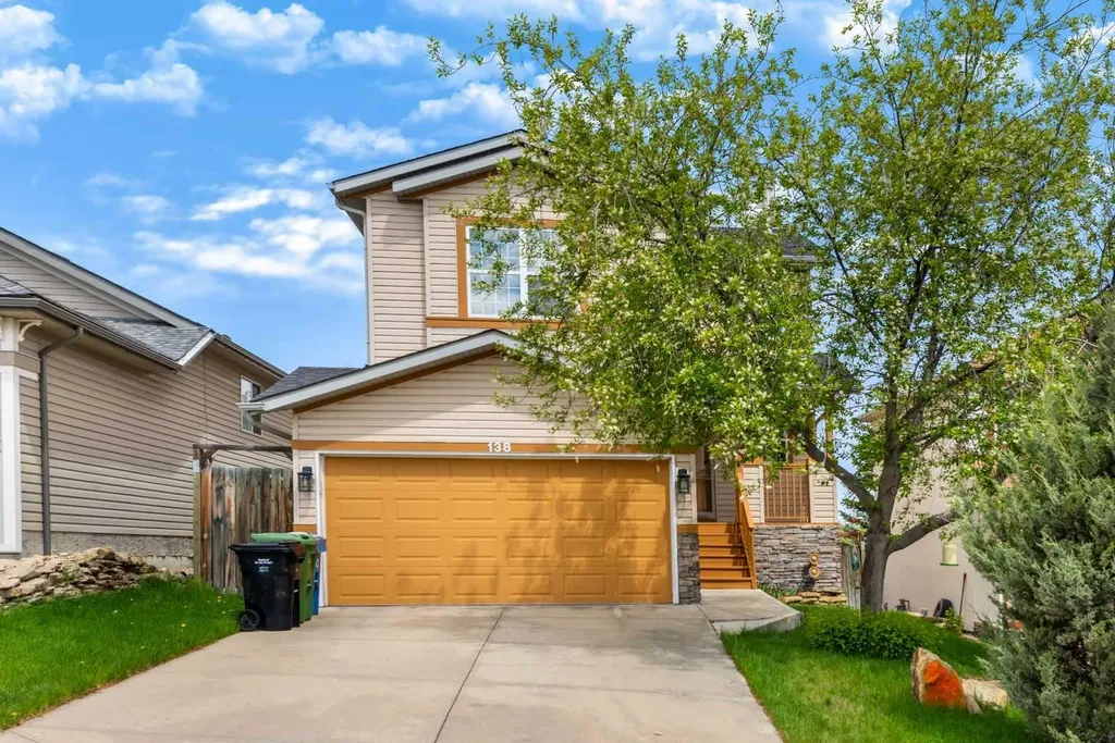 138 Panamount Crescent NW Calgary AB T3K 5L7
