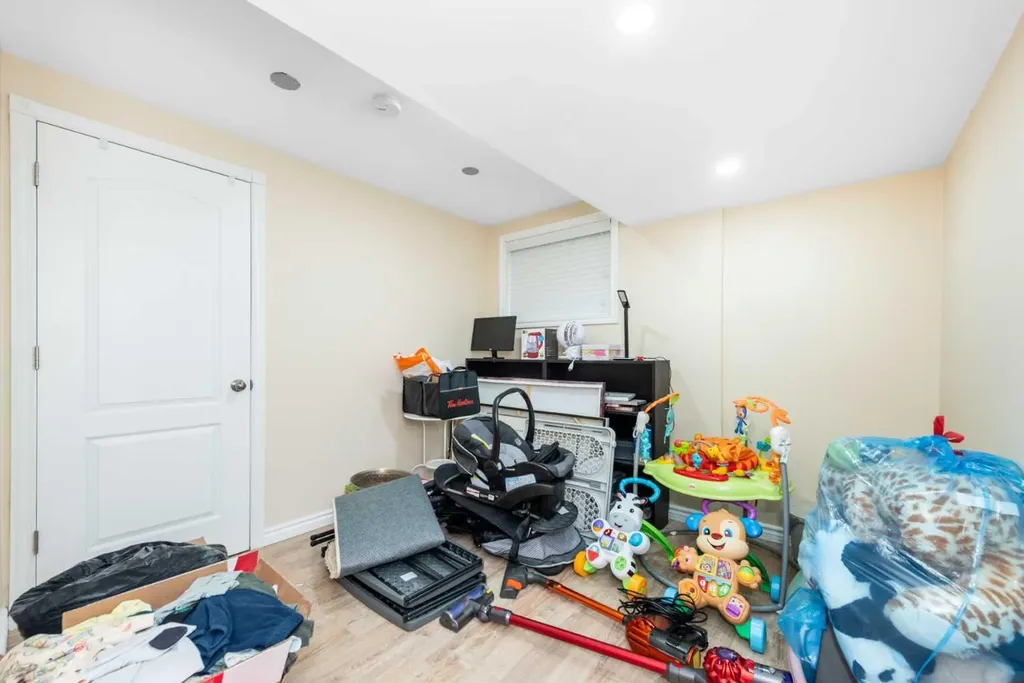 138 Panamount Crescent NW Calgary AB T3K 5L7