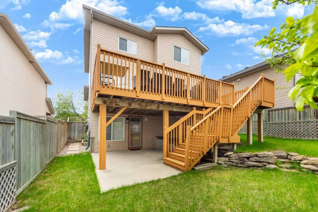 138 Panamount Crescent NW Calgary AB T3K 5L7