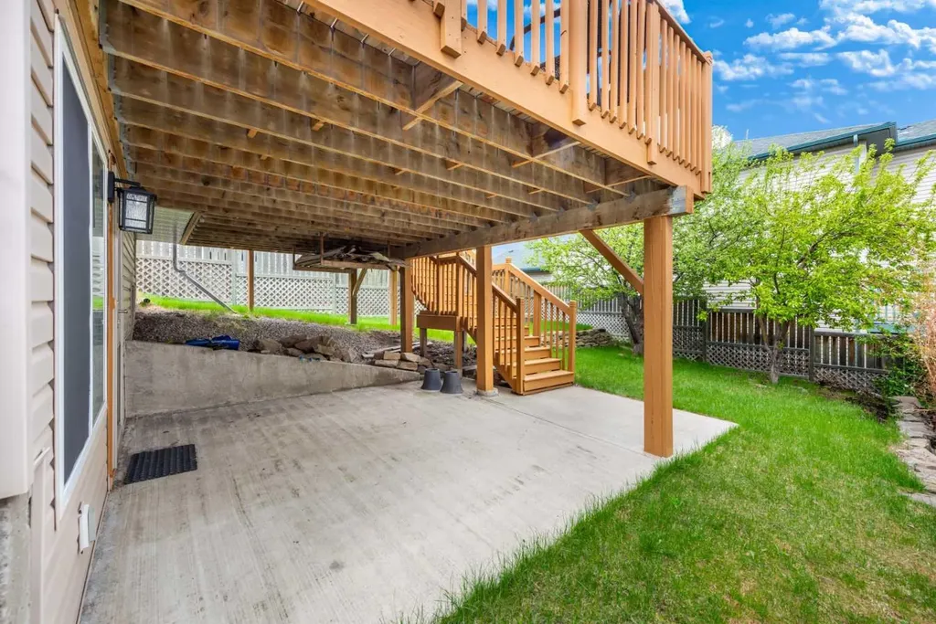 138 Panamount Crescent NW Calgary AB T3K 5L7