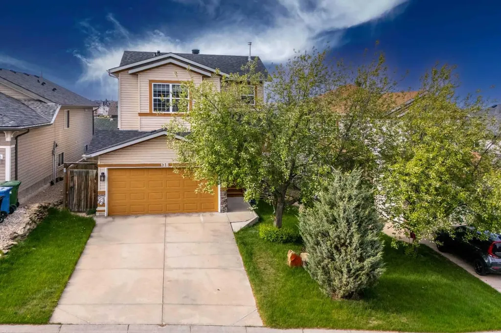 138 Panamount Crescent NW Calgary AB T3K 5L7