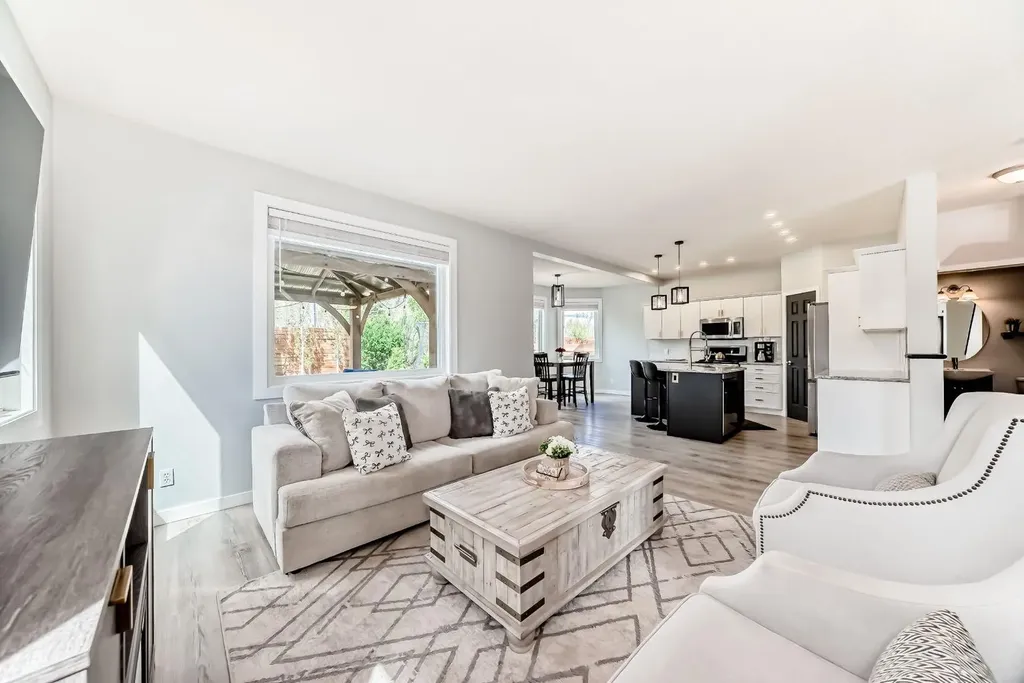 135 Crystalridge Court Okotoks AB T1S1X7