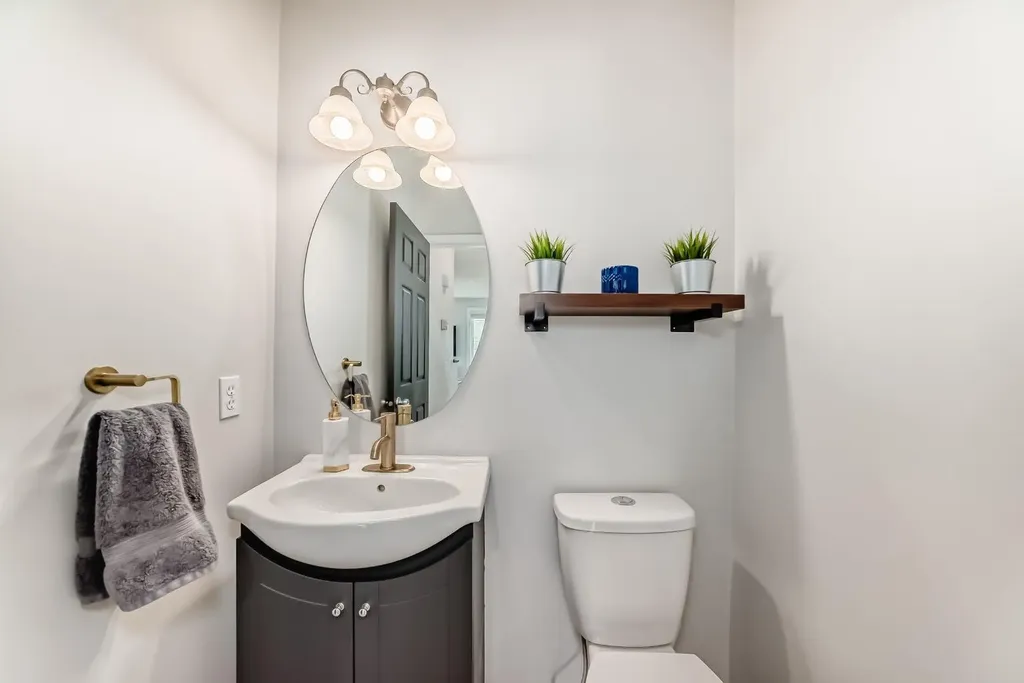 135 Crystalridge Court Okotoks AB T1S1X7