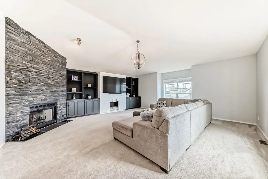 135 Crystalridge Court Okotoks AB T1S1X7