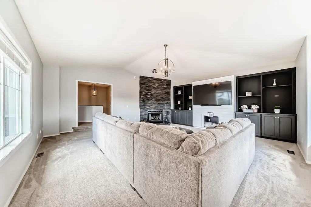 135 Crystalridge Court Okotoks AB T1S1X7
