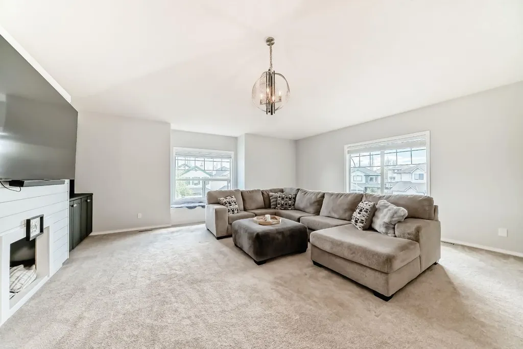 135 Crystalridge Court Okotoks AB T1S1X7