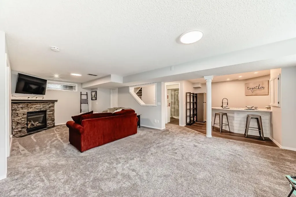 135 Crystalridge Court Okotoks AB T1S1X7