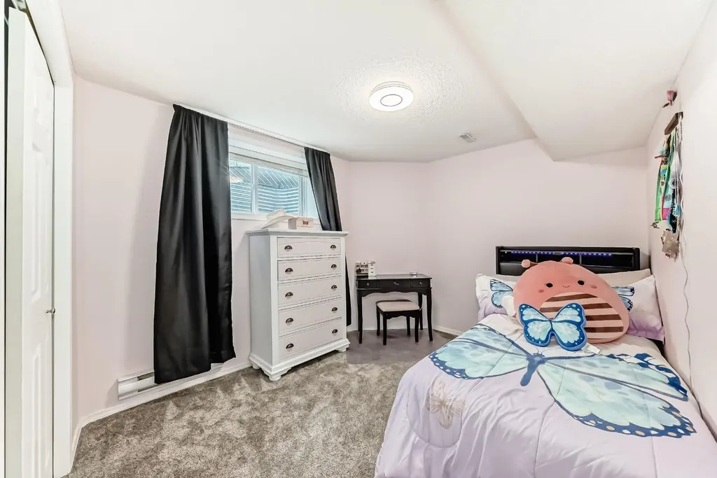 135 Crystalridge Court Okotoks AB T1S1X7