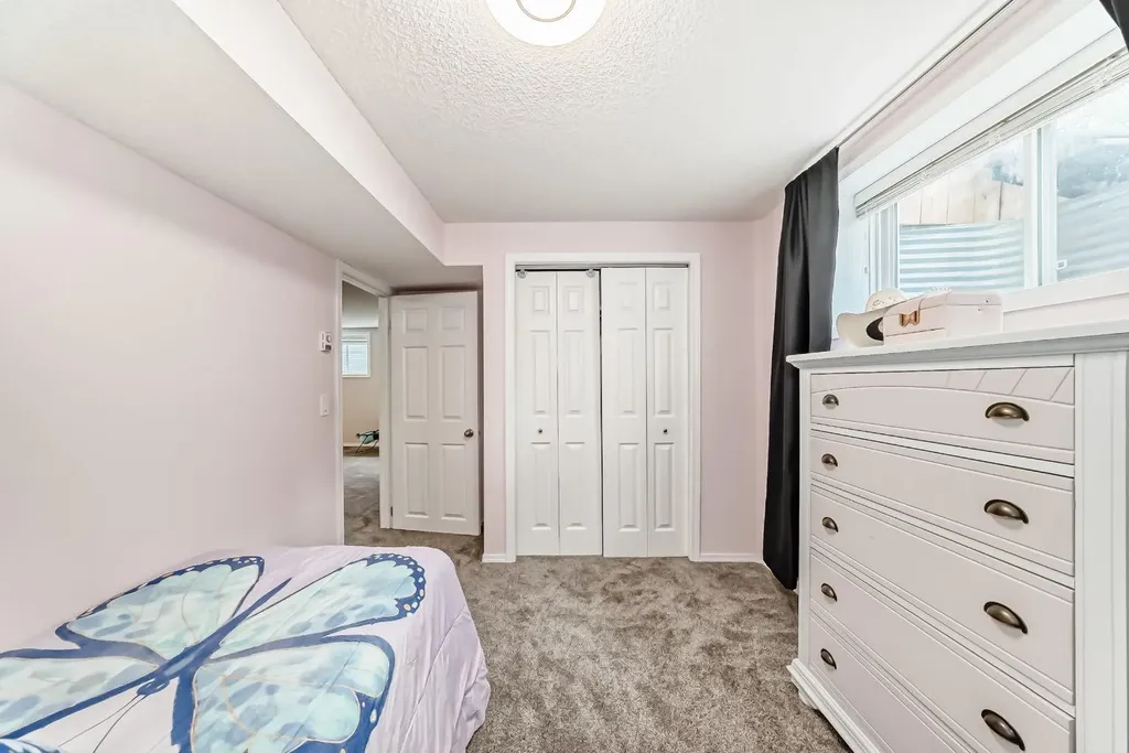 135 Crystalridge Court Okotoks AB T1S1X7