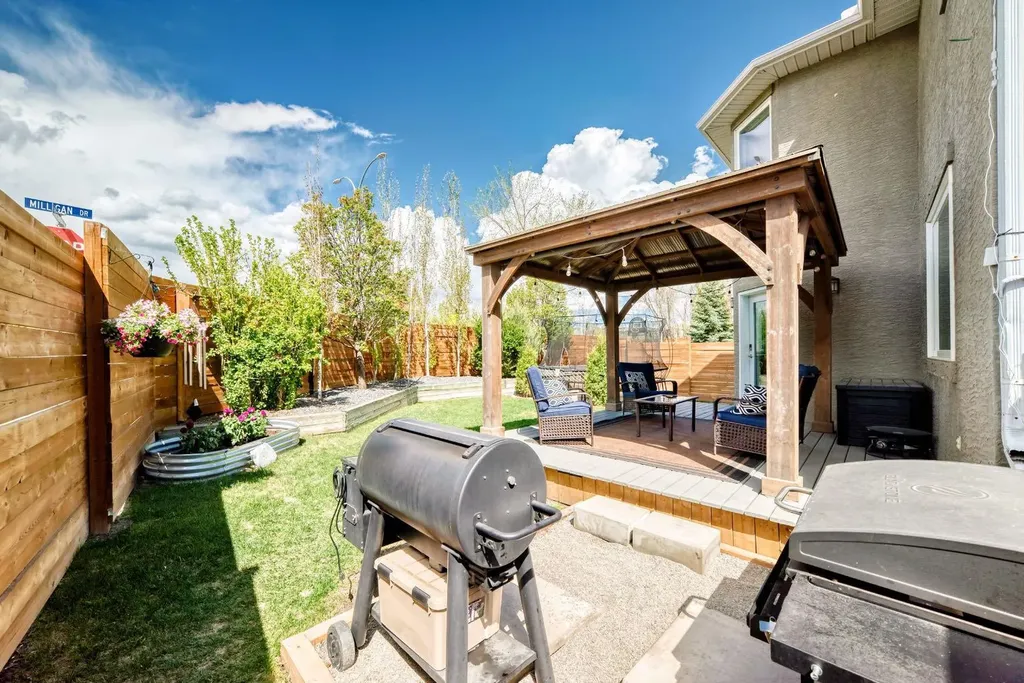 135 Crystalridge Court Okotoks AB T1S1X7