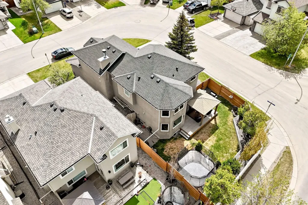 135 Crystalridge Court Okotoks AB T1S1X7