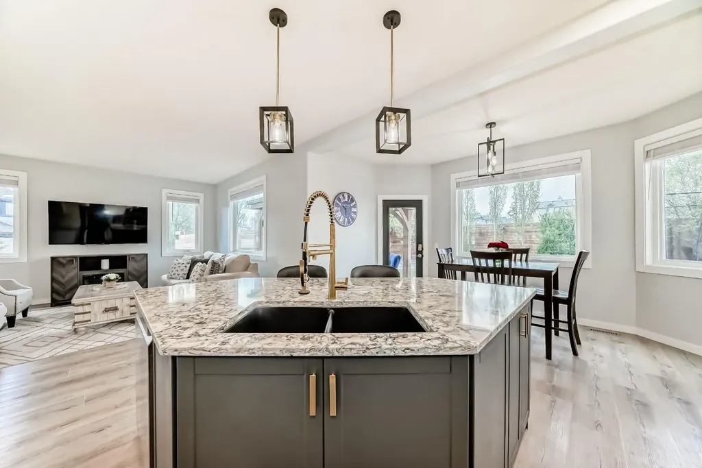 135 Crystalridge Court Okotoks AB T1S1X7