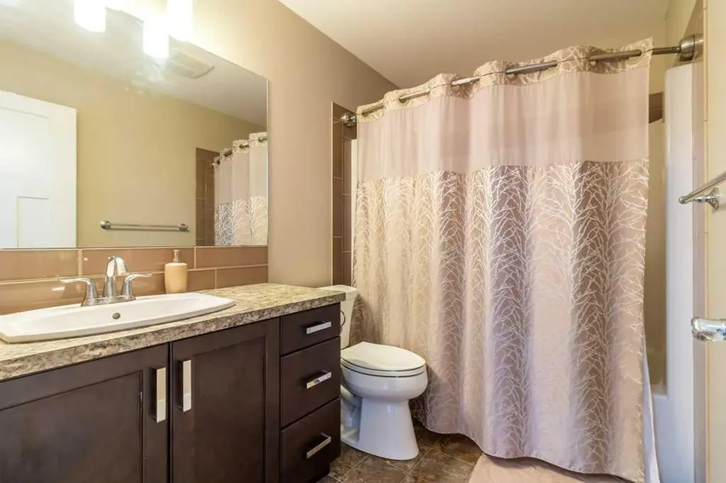 679 Keystone Chase W Lethbridge AB T1J5G2