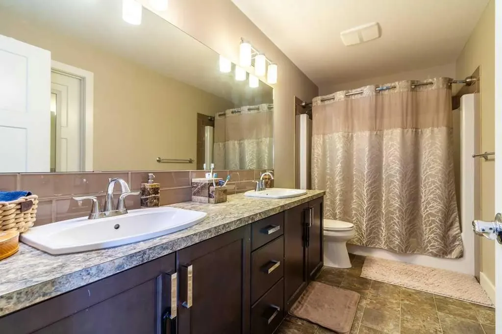 679 Keystone Chase W Lethbridge AB T1J5G2