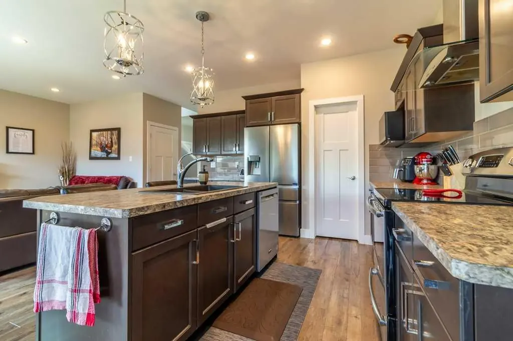 679 Keystone Chase W Lethbridge AB T1J5G2