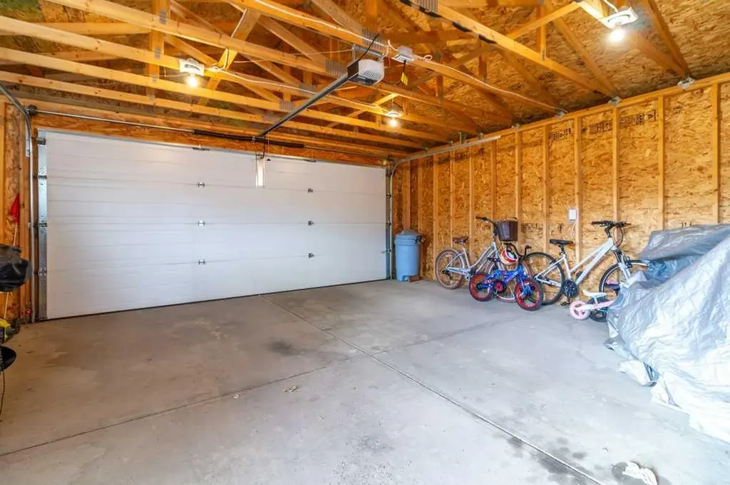 679 Keystone Chase W Lethbridge AB T1J5G2