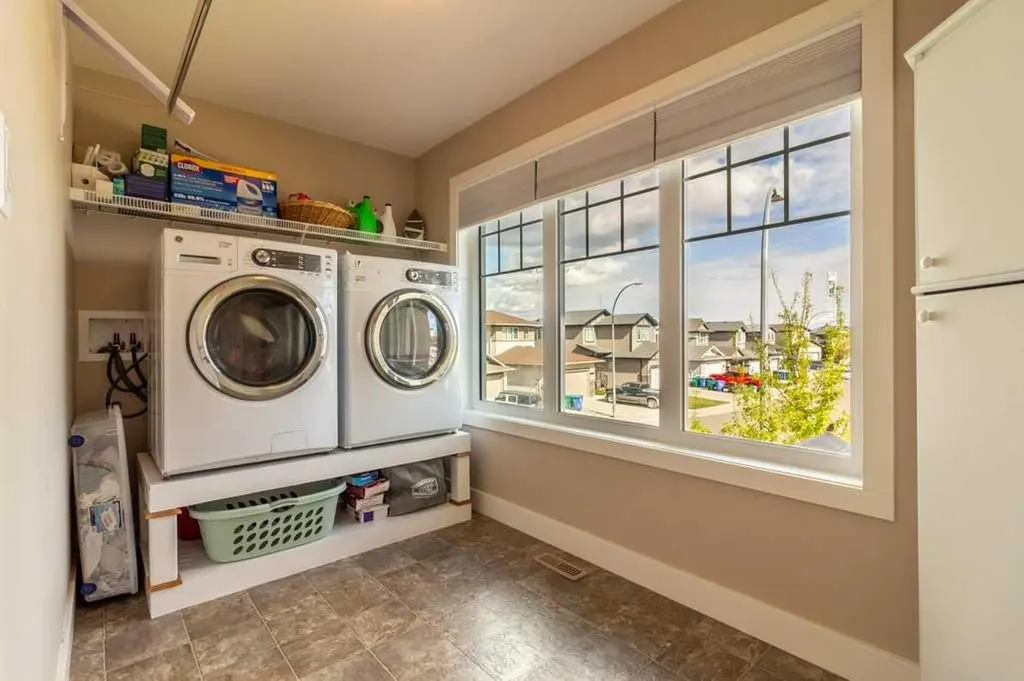 679 Keystone Chase W Lethbridge AB T1J5G2