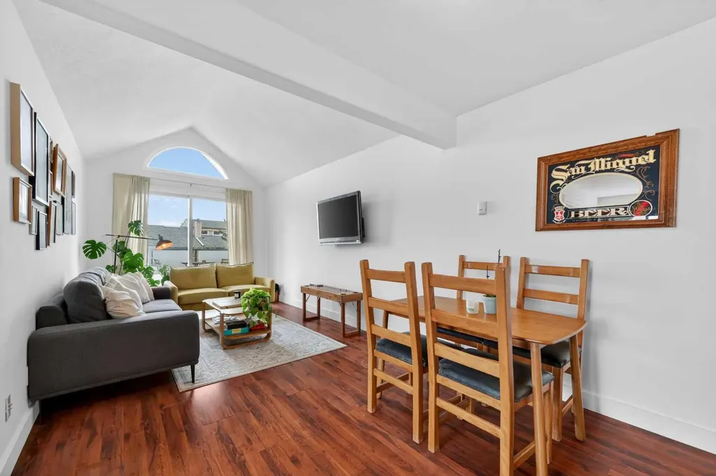 717 4a Street NE Calgary AB T2E 3W1
