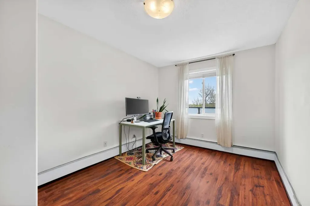 717 4a Street NE Calgary AB T2E 3W1