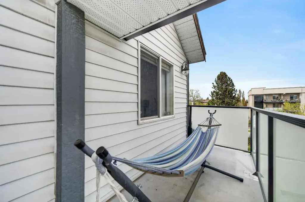 717 4a Street NE Calgary AB T2E 3W1