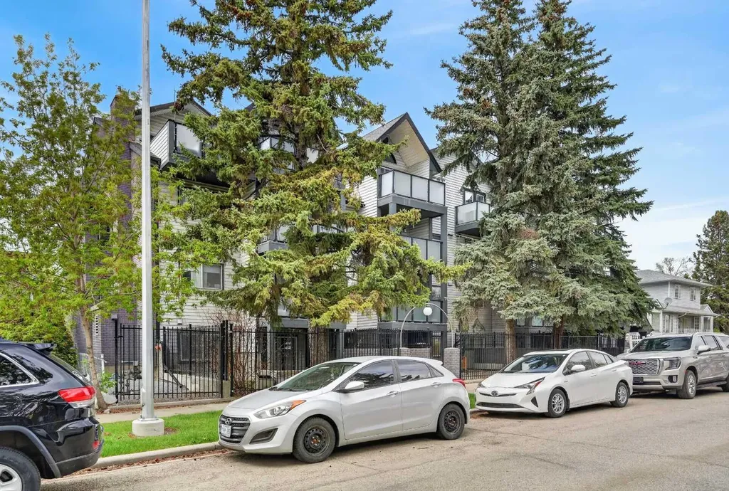 717 4a Street NE Calgary AB T2E 3W1