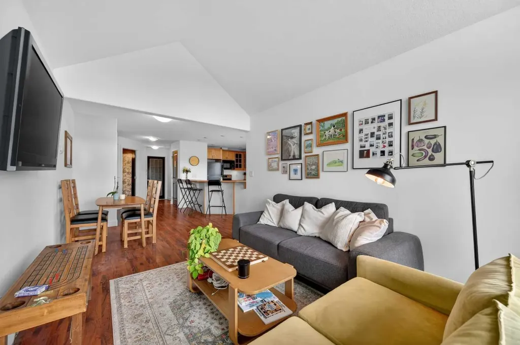 717 4a Street NE Calgary AB T2E 3W1
