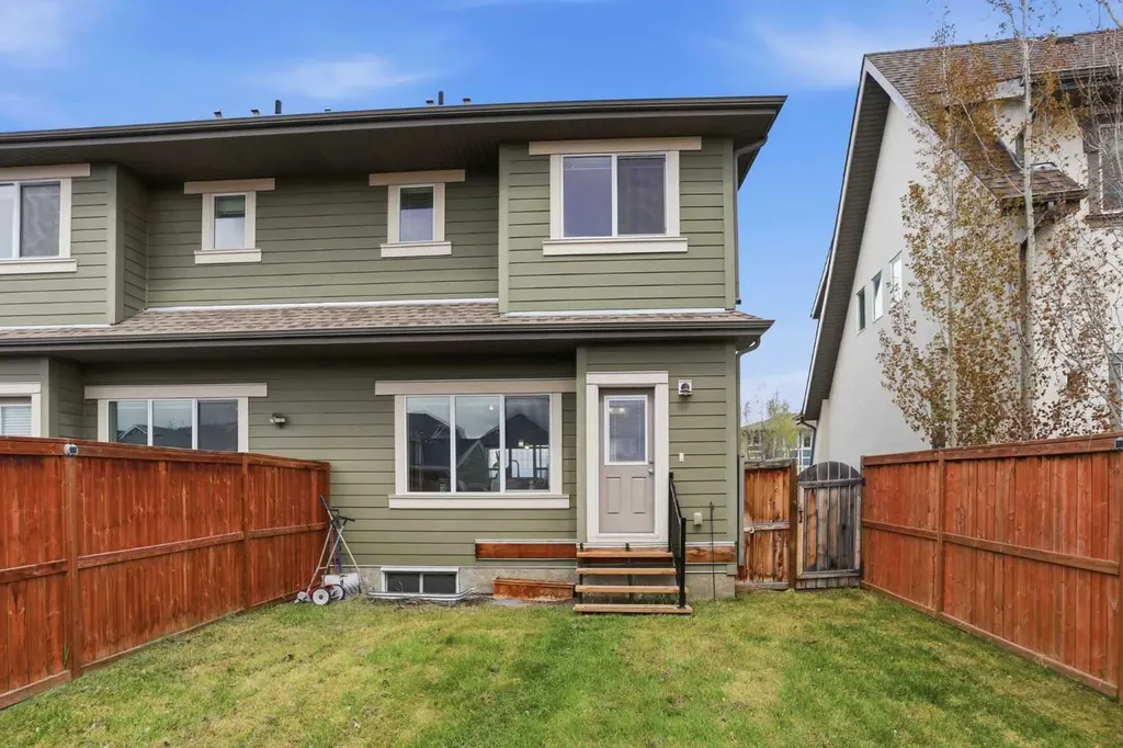 632 Mahogany Boulevard SE Calgary AB T3M 1X9
