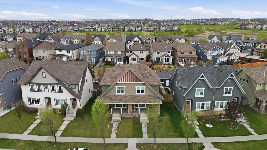 632 Mahogany Boulevard SE Calgary AB T3M 1X9