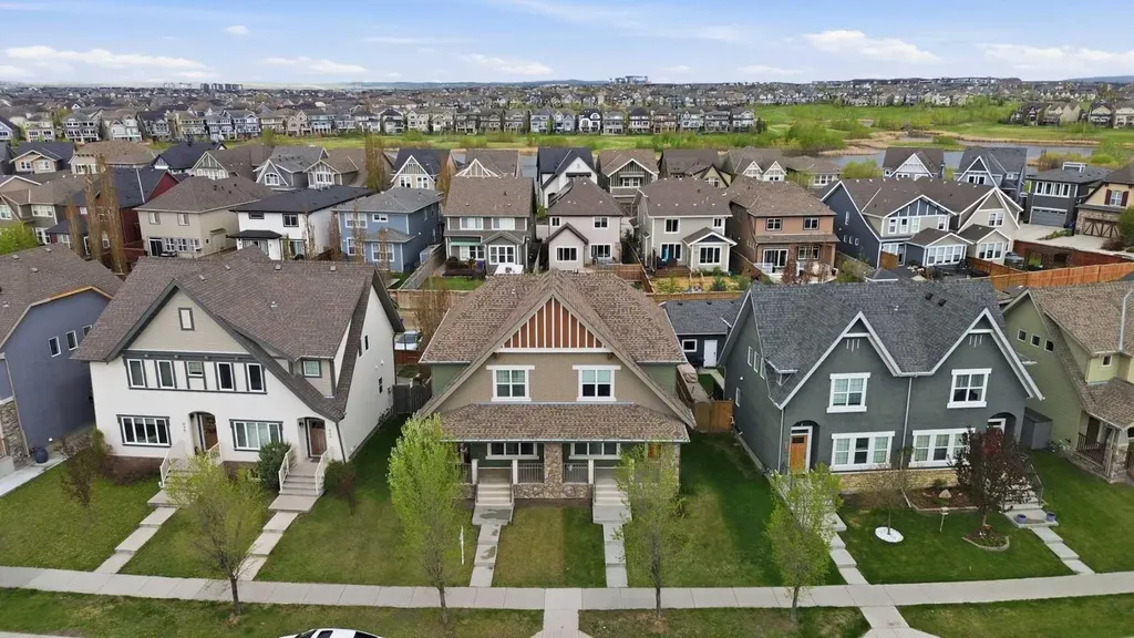 632 Mahogany Boulevard SE Calgary AB T3M 1X9
