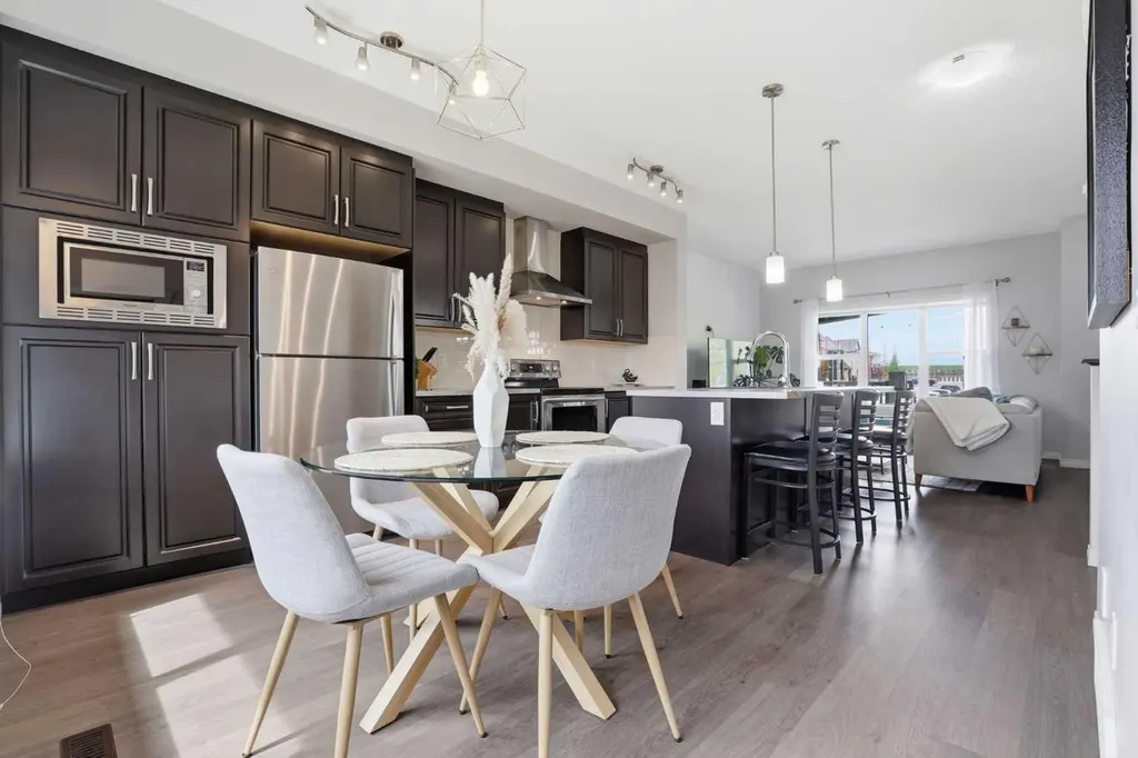 632 Mahogany Boulevard SE Calgary AB T3M 1X9
