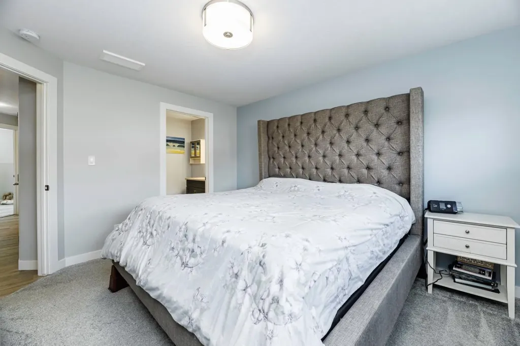 81 Ellington Crescent Red Deer AB T4P3E5
