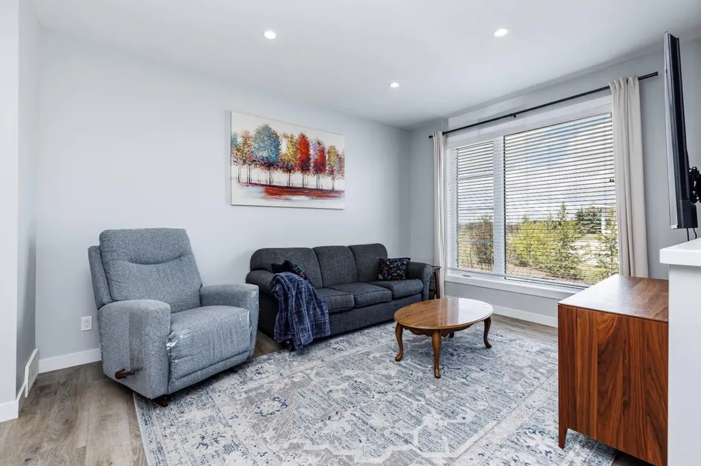 81 Ellington Crescent Red Deer AB T4P3E5