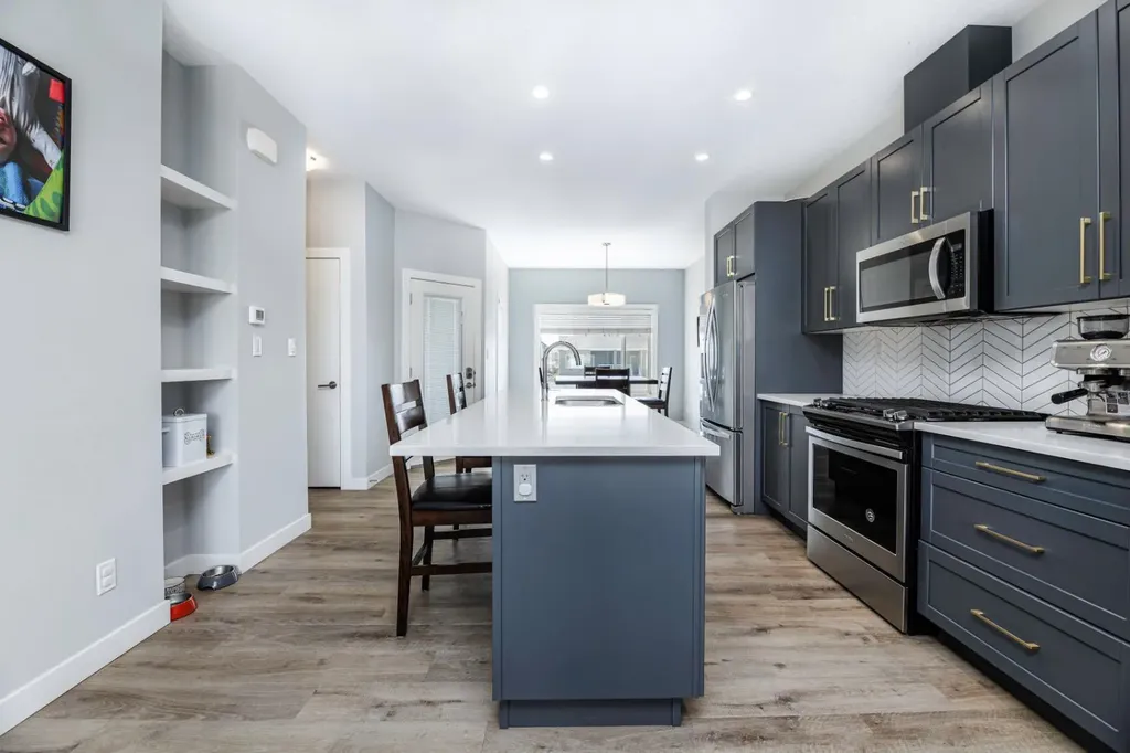 81 Ellington Crescent Red Deer AB T4P3E5