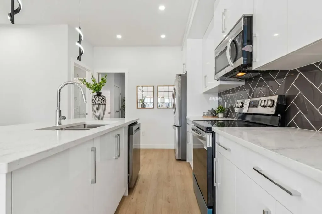 95 Saddlecrest Circle NE Calgary AB T3J0Z2