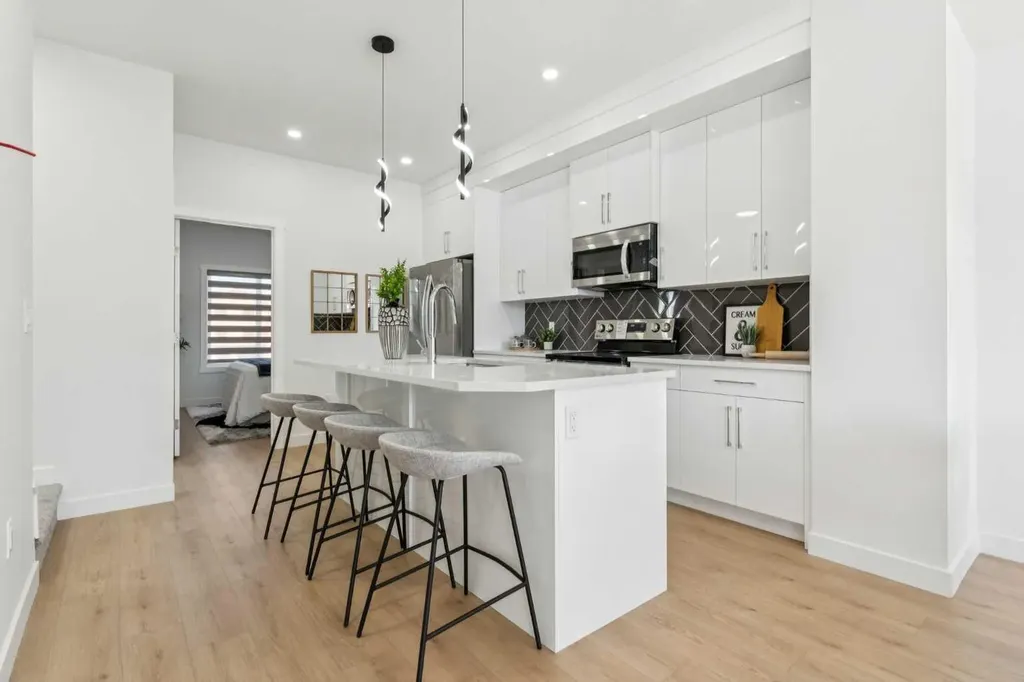 95 Saddlecrest Circle NE Calgary AB T3J0Z2