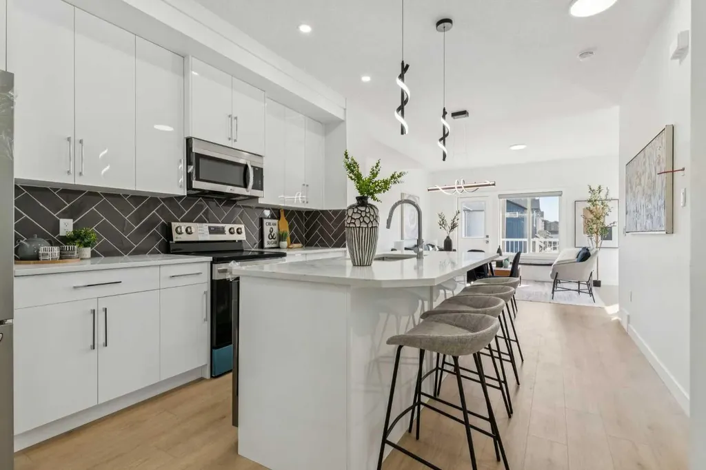 95 Saddlecrest Circle NE Calgary AB T3J0Z2