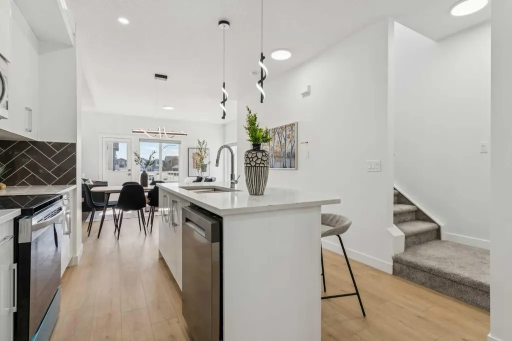 95 Saddlecrest Circle NE Calgary AB T3J0Z2