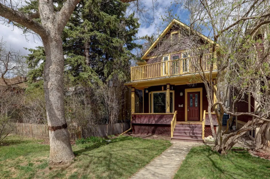 1636 Broadview Road NW Calgary AB T2N 3H1