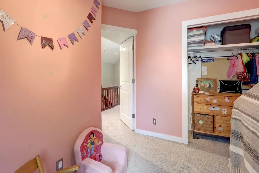1636 Broadview Road NW Calgary AB T2N 3H1