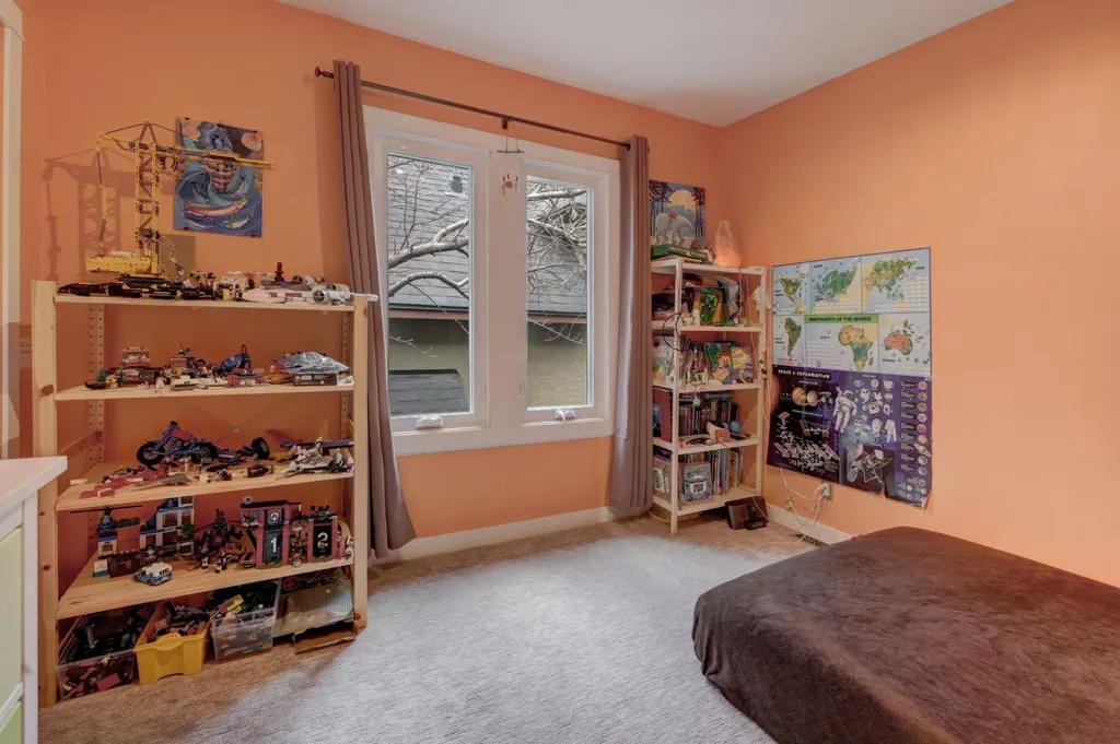 1636 Broadview Road NW Calgary AB T2N 3H1