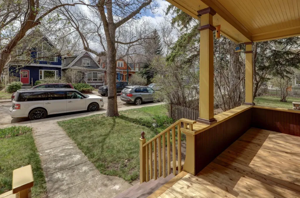 1636 Broadview Road NW Calgary AB T2N 3H1