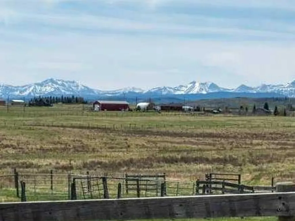 370065 128 Street W Rural Foothills County AB T1S 6B8