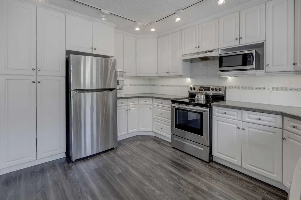 36 Hawksley Crescent NW Calgary AB T3G 3B9