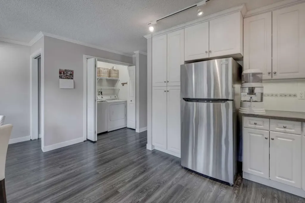 36 Hawksley Crescent NW Calgary AB T3G 3B9