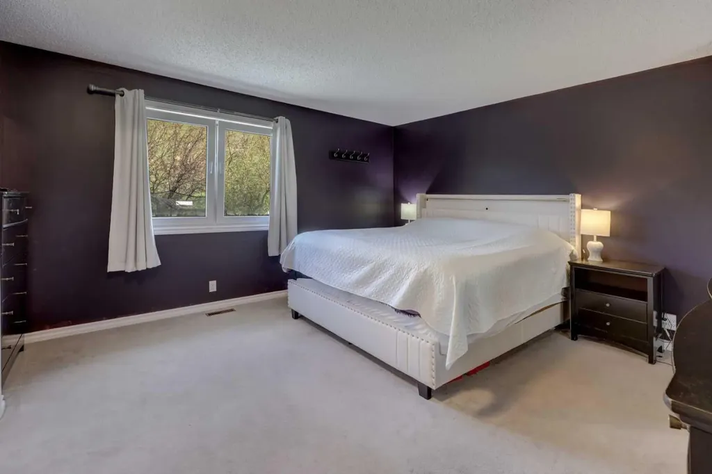 36 Hawksley Crescent NW Calgary AB T3G 3B9